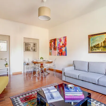 Colosseo Mecenart 77 - And アパート